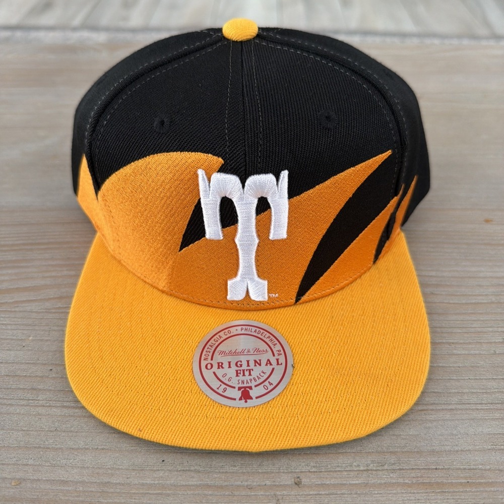 Tennessee Volunteers Hat Mitchell Ness Retro Sharktooth Snapback Cap H126